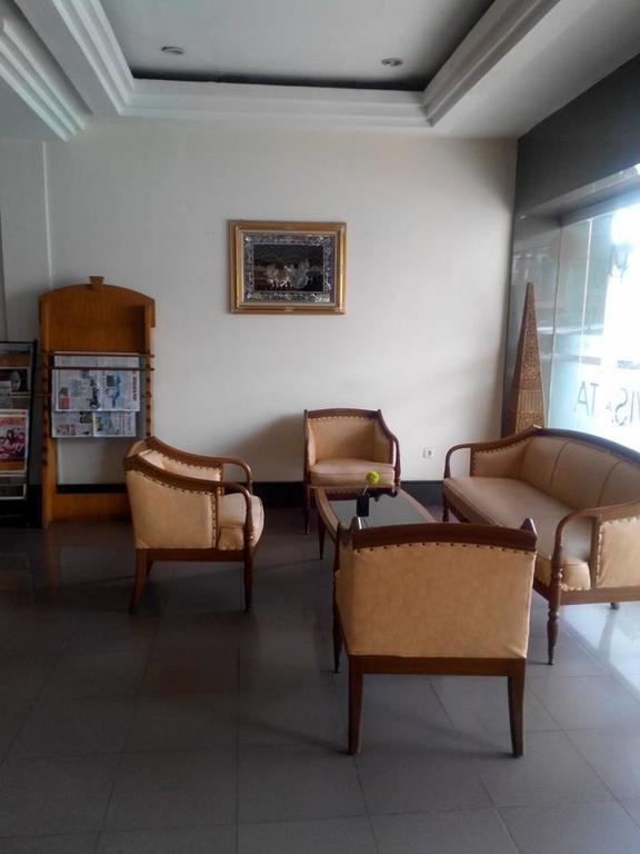 Hotel Wisata Палембанг Екстериор снимка