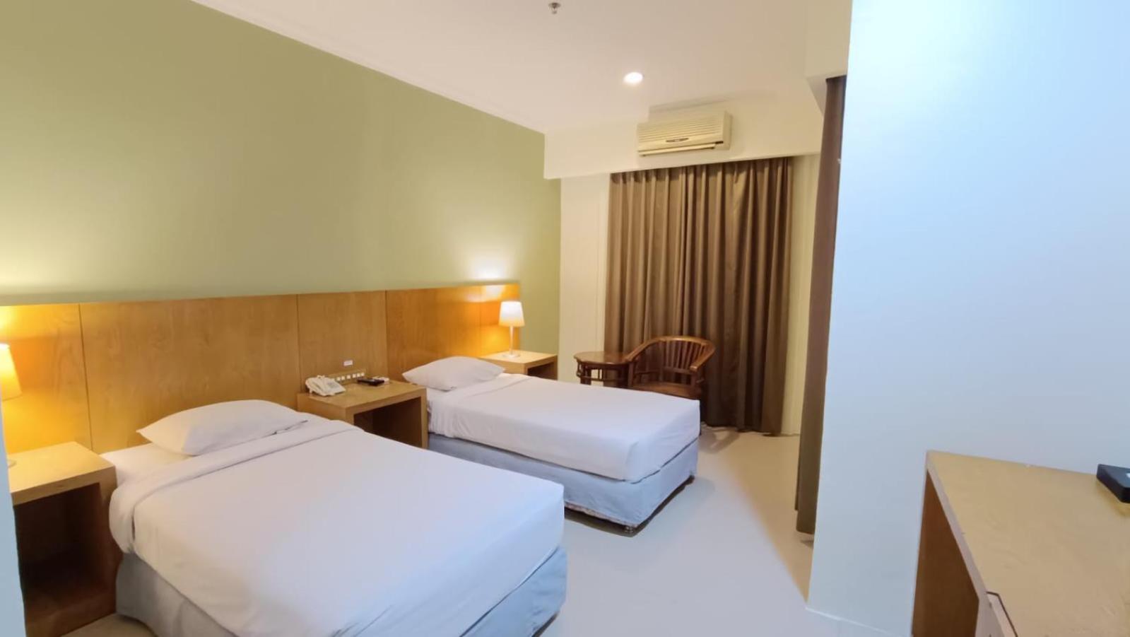 Hotel Wisata Палембанг Екстериор снимка