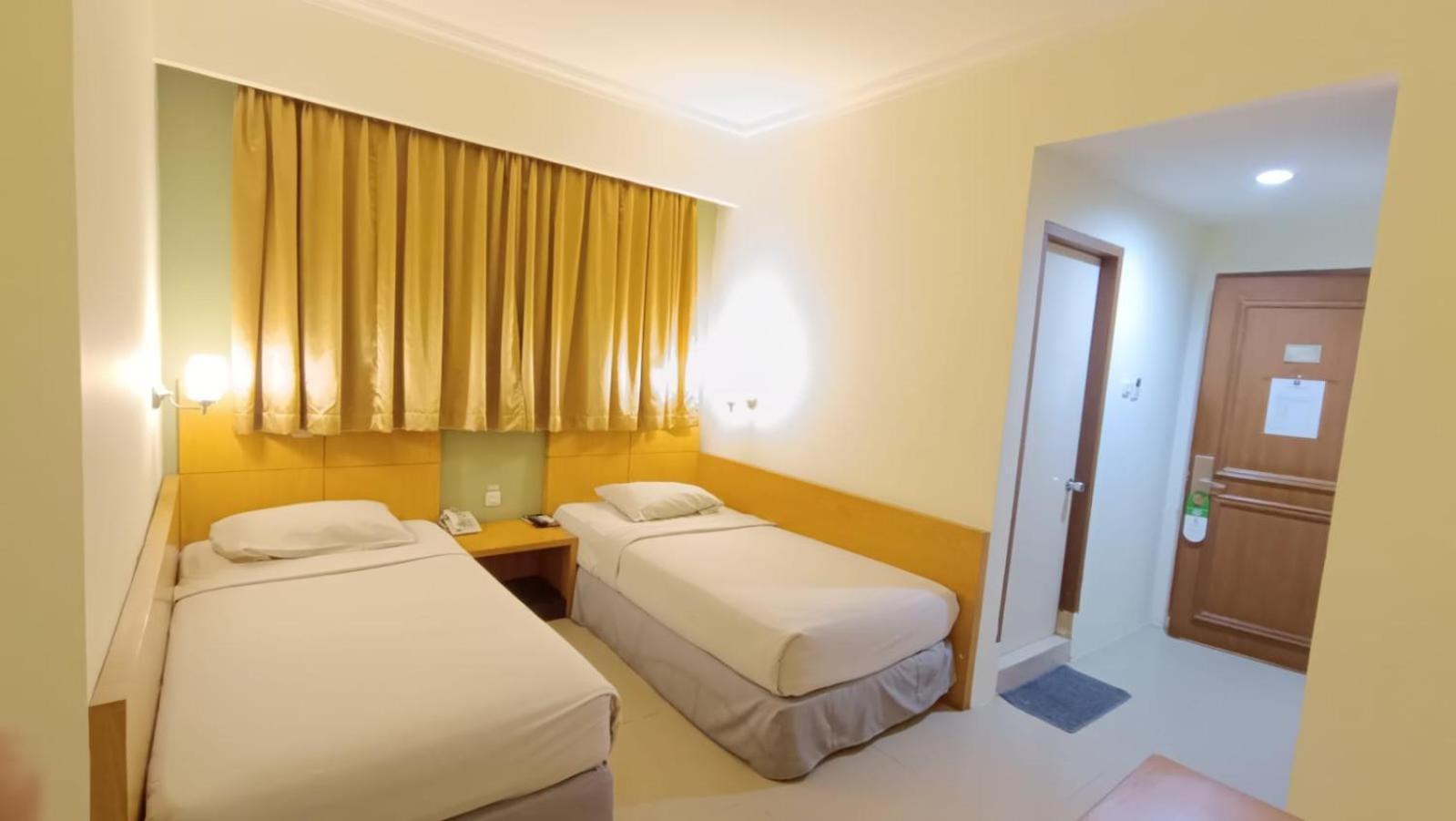 Hotel Wisata Палембанг Екстериор снимка
