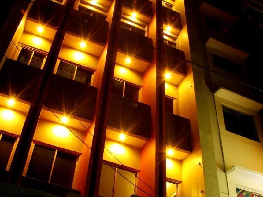 Hotel Wisata Палембанг Екстериор снимка