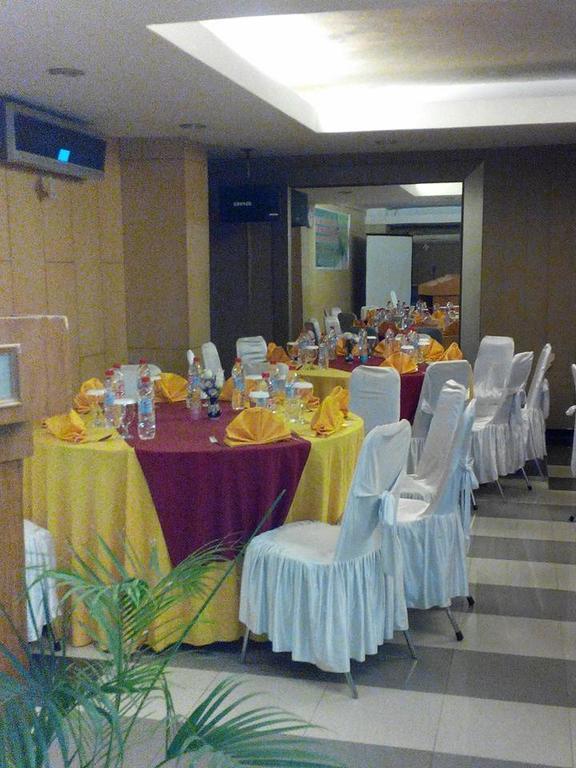 Hotel Wisata Палембанг Екстериор снимка